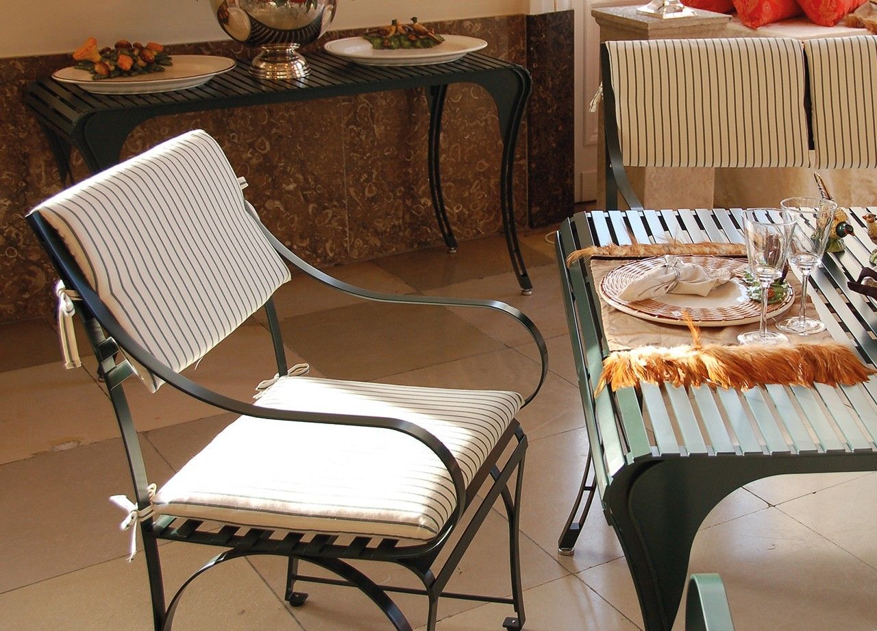 Sitzpolster mit Kaltschaumfüllung auf Stuhl Cannes