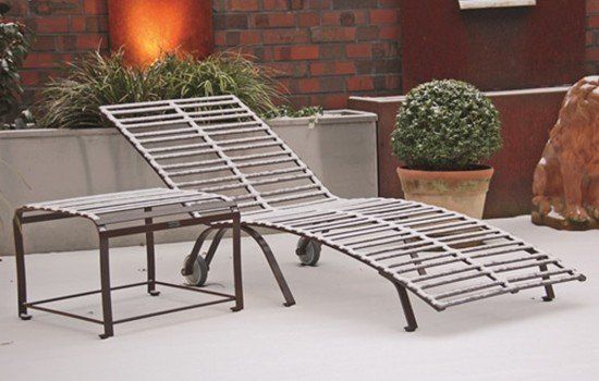 hochwertige Qualität der pulverbeschichteten Edelstahl Gartenliege, Langlebigkeit ganzjährig auch bei Schnee, kein abdecken nötig