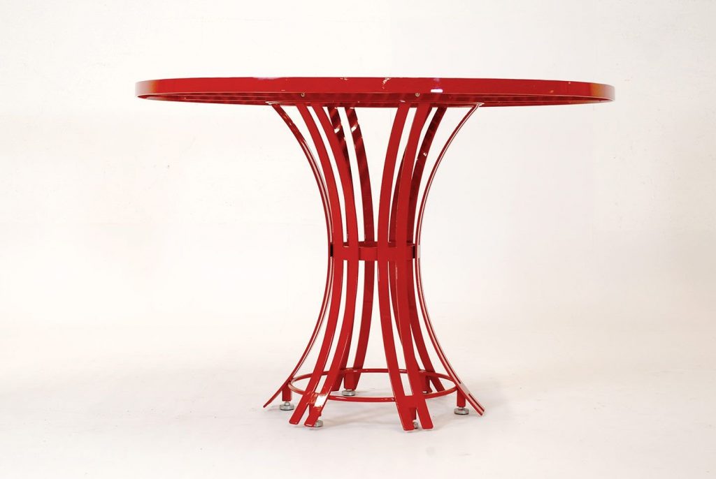 runder Gartentisch aus Edelstahl von LaSedia; hochwertige Verarbeitung, Pulverbeschichtung und robuste Materialien; mit hoher Standfestigkeit und maximaler Beinfreiheit