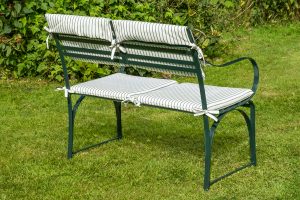 Cannes Edelstahl Gartenbank mit Poster von La Sedia