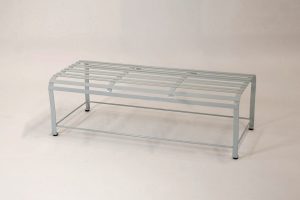 Hochwertiger Loungetisch aus Edelstahl handgearbeitet und Pulverbeschichtet; modernes, geradliniges Design; für den Wohn- und Gartenbereich und im Wintergarten