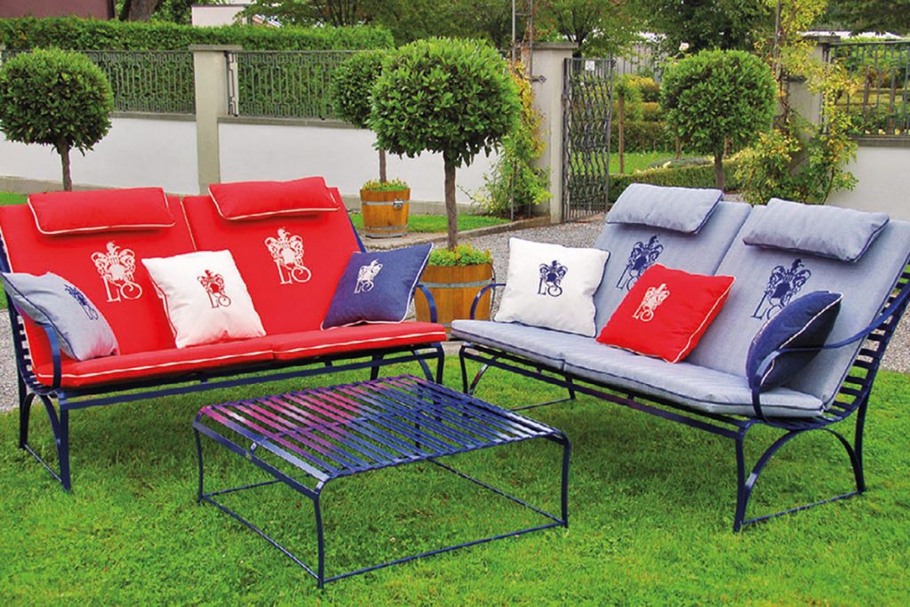 Edelstahl Loungemöbel Monaco mit Loungesofa und Loungetable