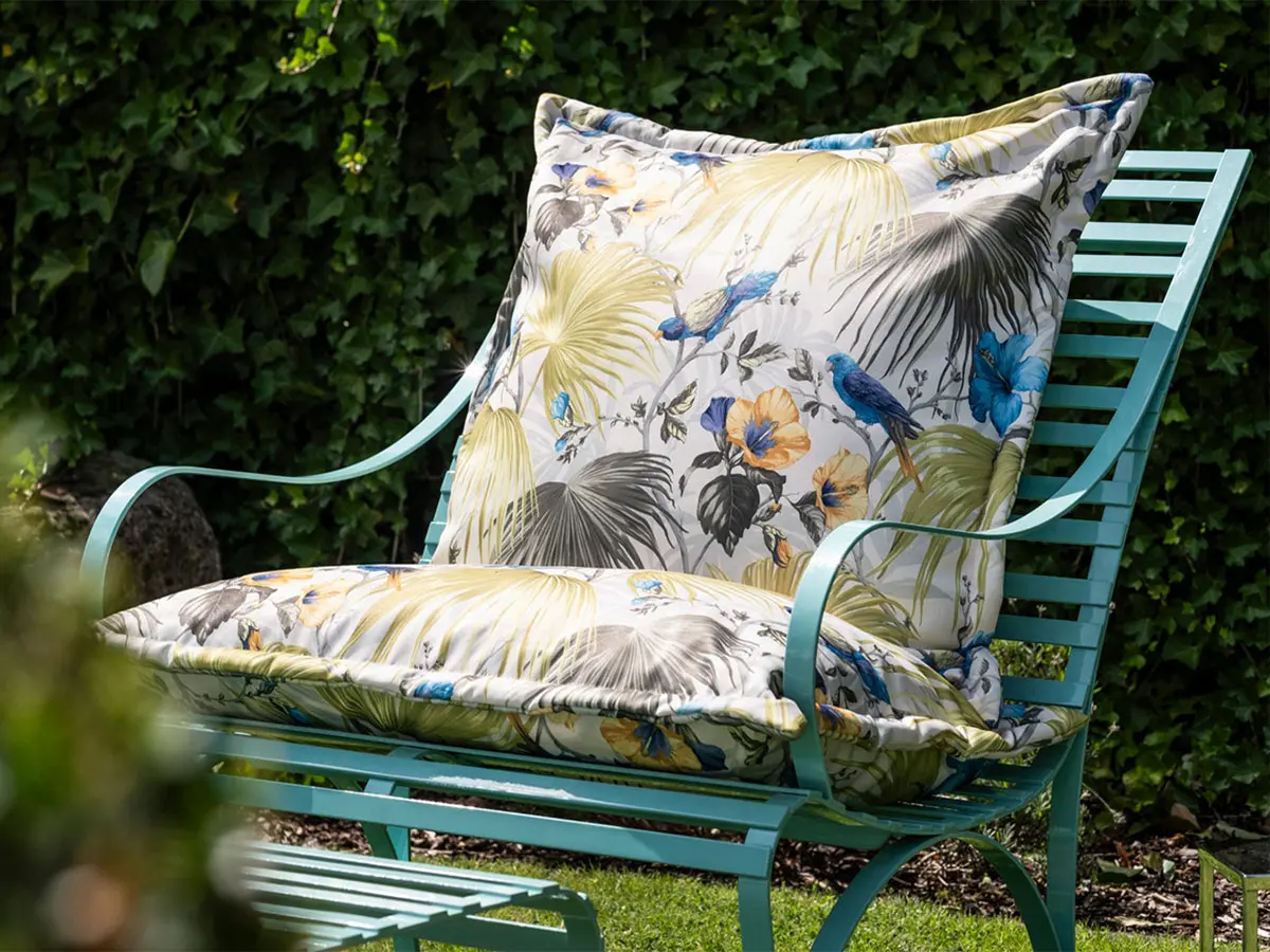 Auflagen und Polster für Gartenmöbel mit modernem outdoorfähigem Stoffdesign